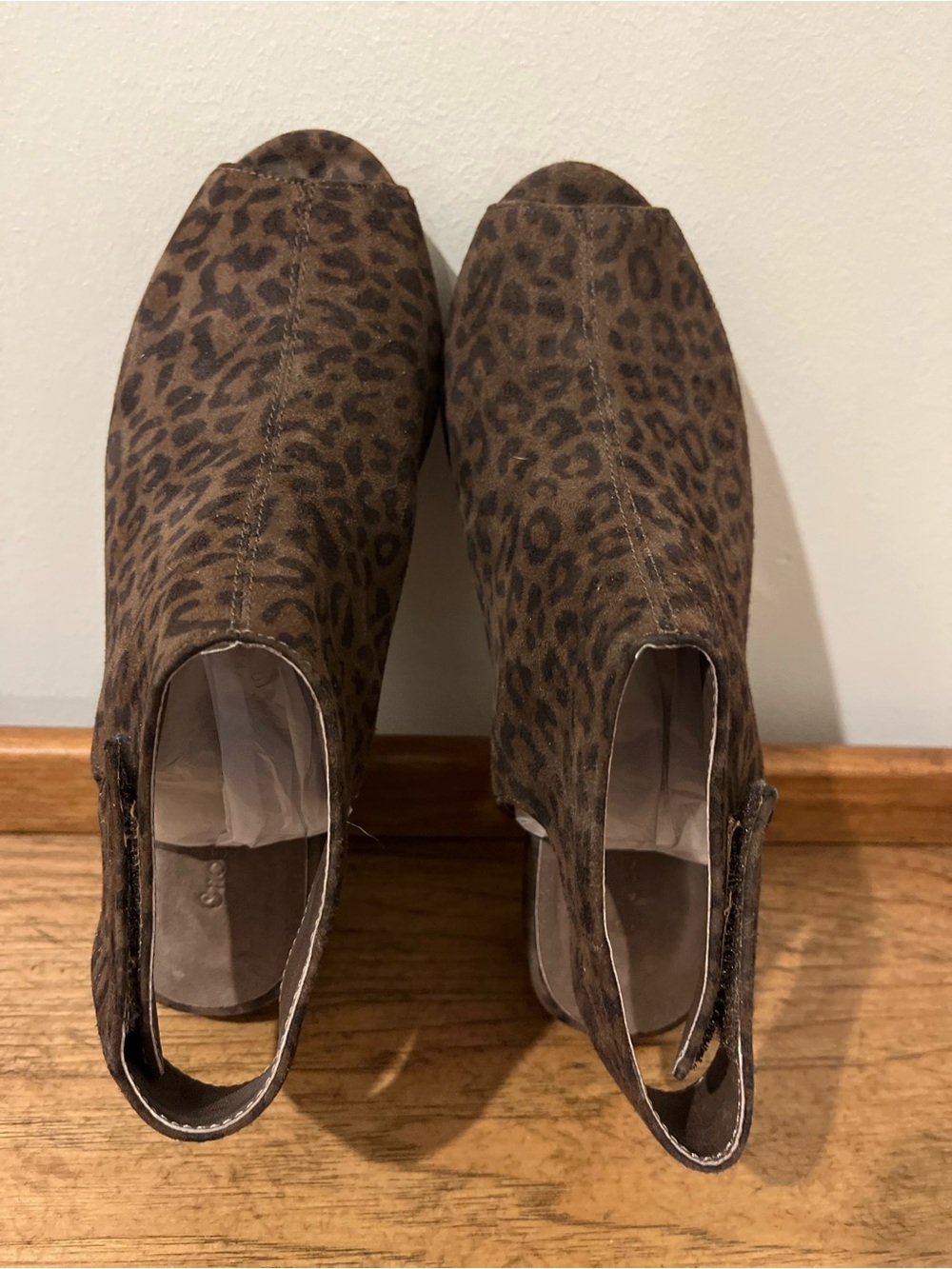 Chocolat Blu Leopard Cutout Wedge Size 7.5